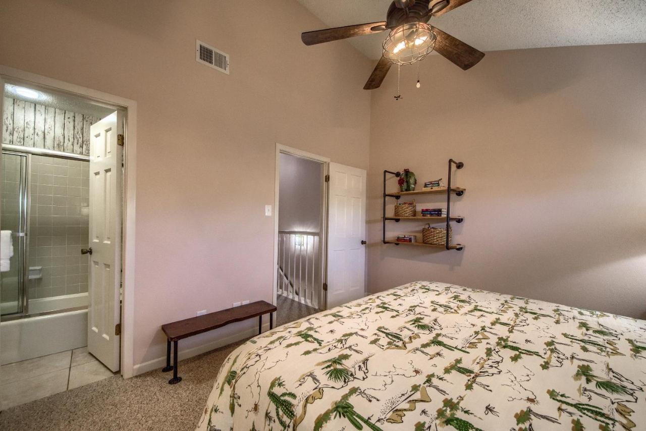 The Iron Cactus Condo On The Comal Cw C102 New Braunfels Exterior foto