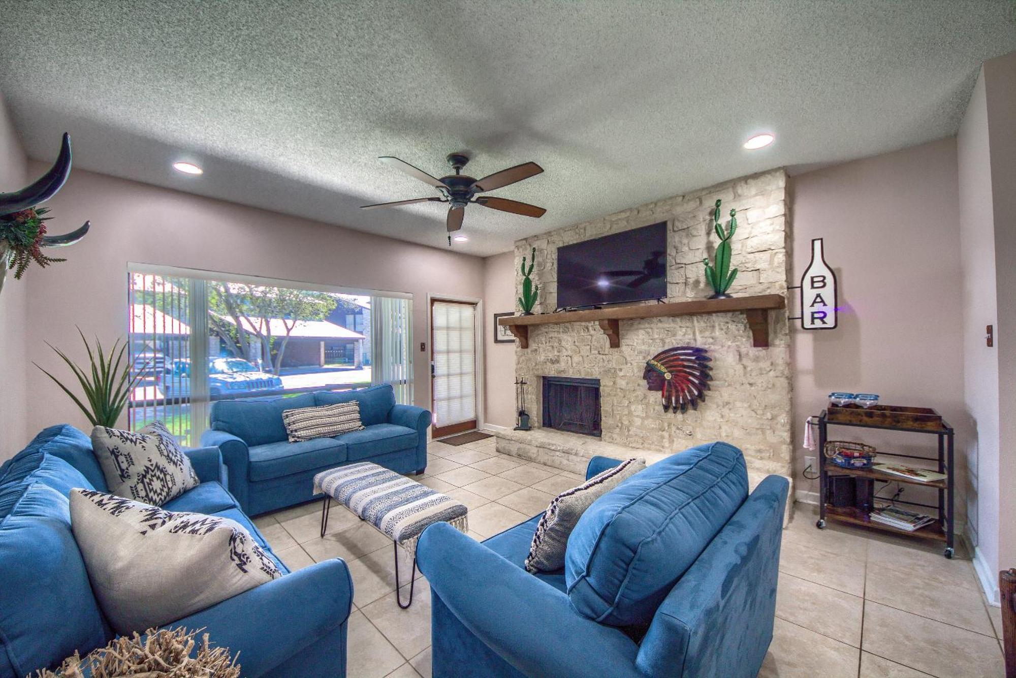 The Iron Cactus Condo On The Comal Cw C102 New Braunfels Exterior foto