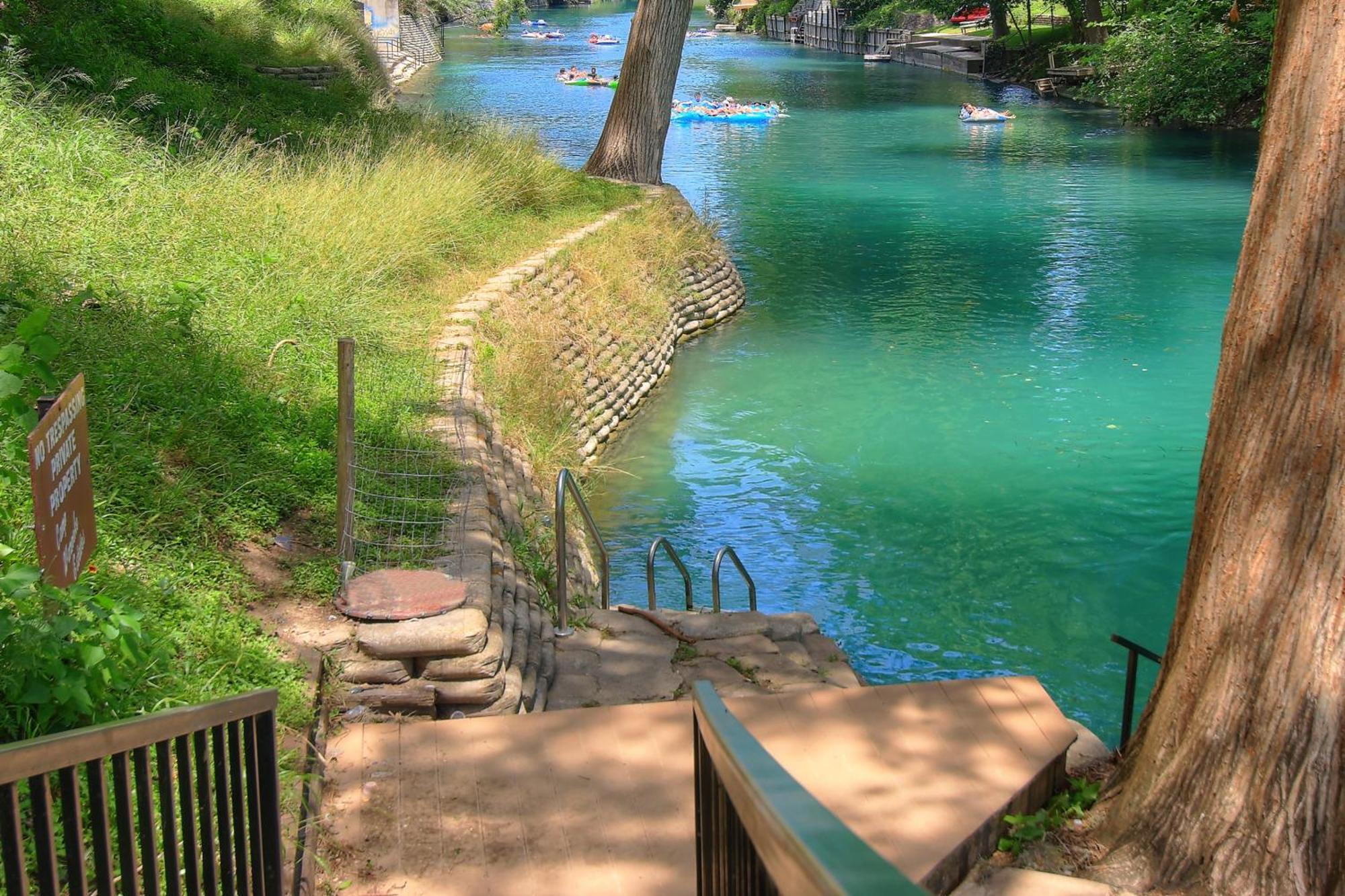 The Iron Cactus Condo On The Comal Cw C102 New Braunfels Exterior foto