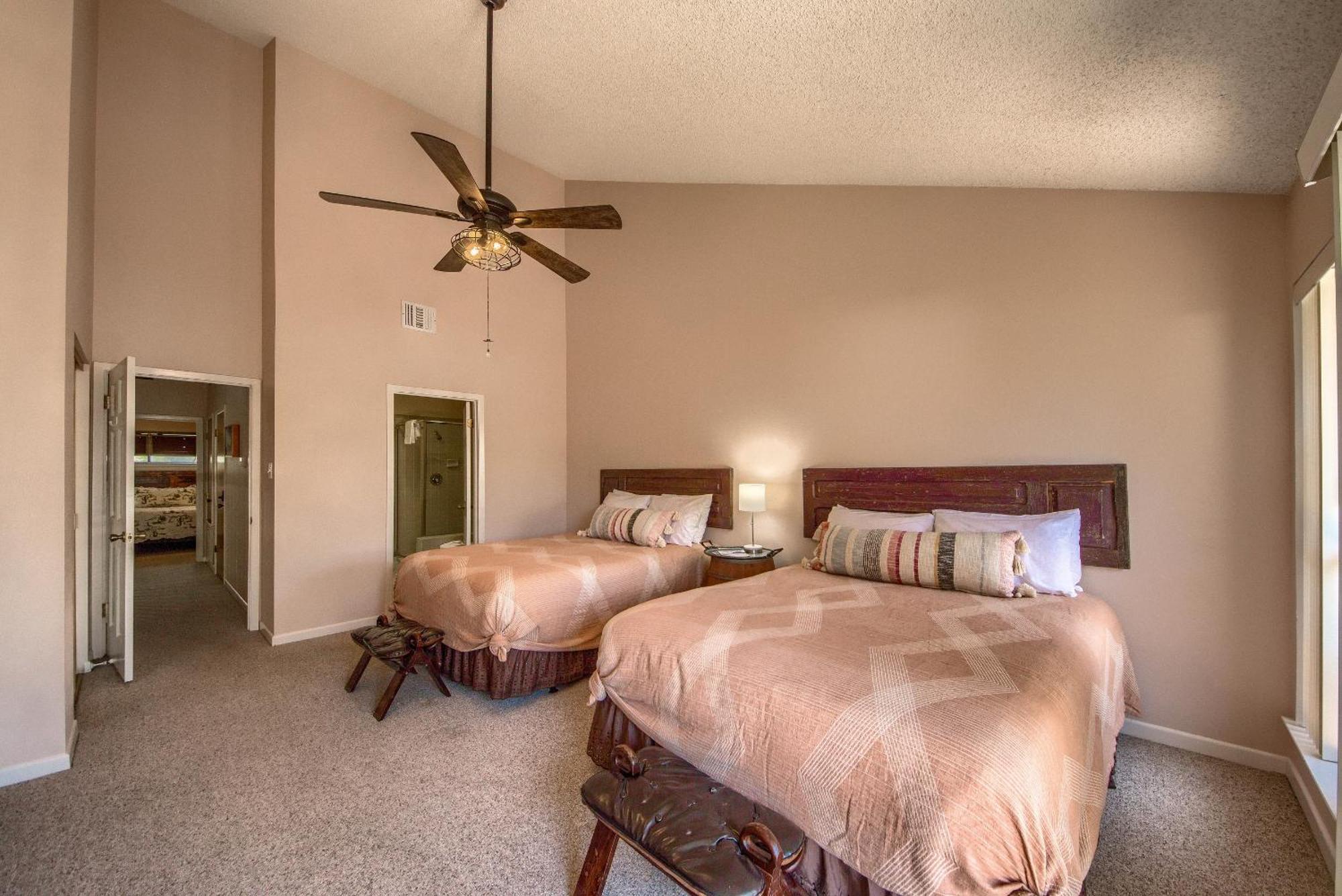 The Iron Cactus Condo On The Comal Cw C102 New Braunfels Exterior foto